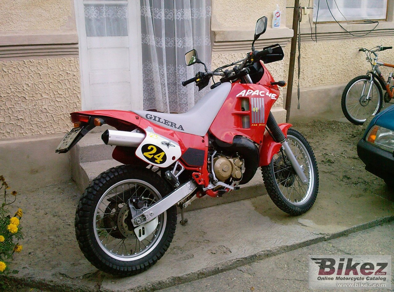 Big nymous user. apache 125 picture and wallpaper from Bikez.com